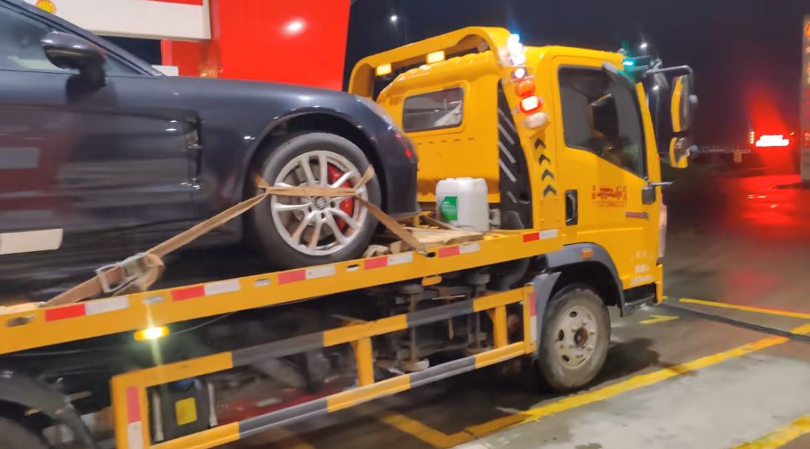 龙华区行车途中遇到突发状况该如何呼叫道路救援？